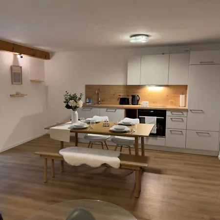 Апартаменты Modernes Mit 3 Schlafzimmer Mit Zentraler Lage