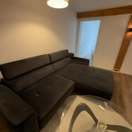 Modernes Mit 3 Schlafzimmer Mit Zentraler Lage Apartman *